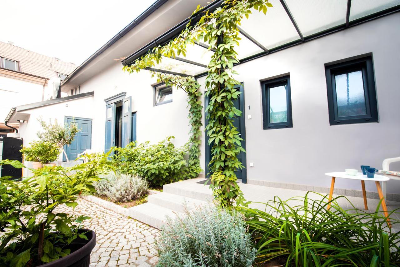 Apartmani Sterija Novi Sad Exterior foto